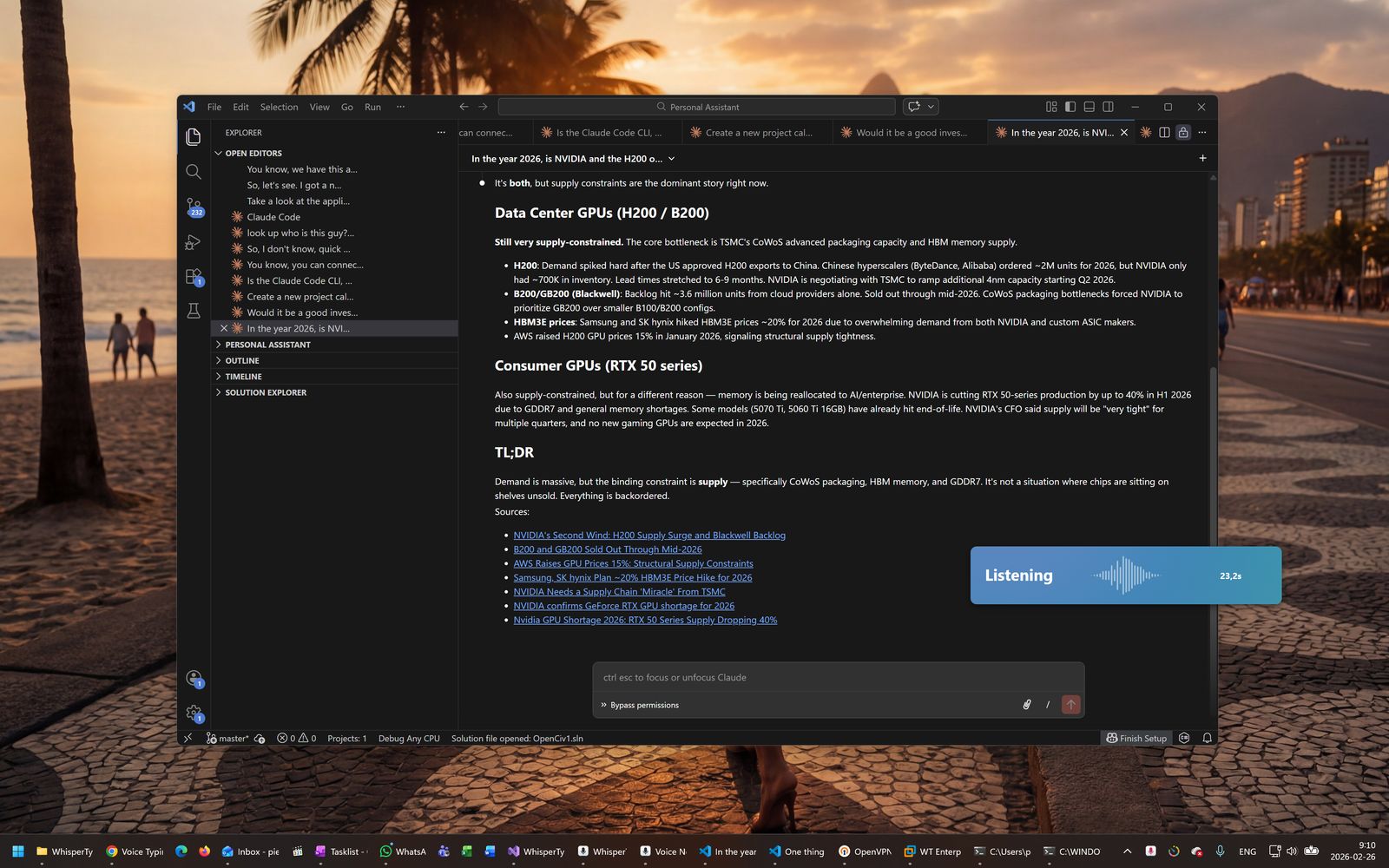 WhisperTyping dicteert een prompt naar Claude Code in de VS Code extensie met de luisterindicator zichtbaar